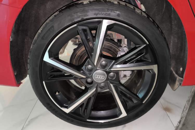 Used Audi A3 2021 A3L Limousine 35 TFSI Fashion Sport Model Right Rear Wheel Hub