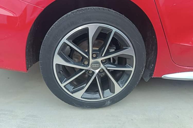 Used Audi A3 2021 A3L Limousine 35 TFSI Progressive Sport Edition Right Rear Wheel Hub