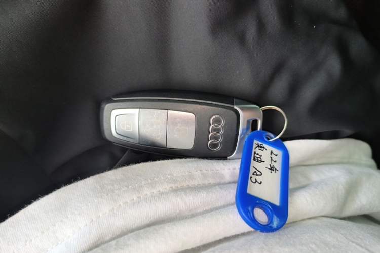 Used Audi A3 2021 Sportback 35 TFSI Advanced Sport Edition Vehicle Key