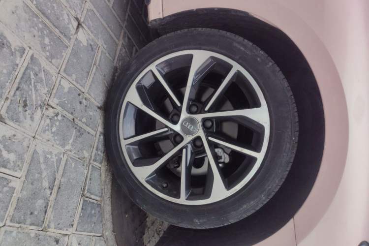 Used Audi A3 2021 A3L Limousine 35 TFSI Progressive Sport Edition Right Front Wheel Hub