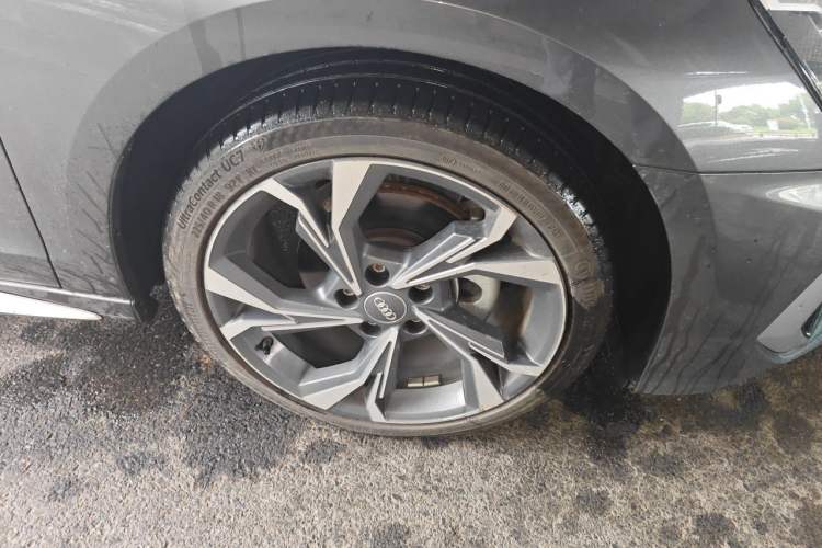 Used Audi A3 2021 Sportback 35 TFSI Luxury Sports Model Right Front Wheel Hub