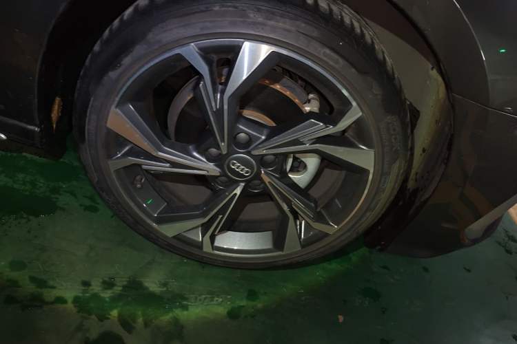 Used Audi A3 2021 Sportback 35 TFSI Luxury Sports Model Right Front Wheel Hub