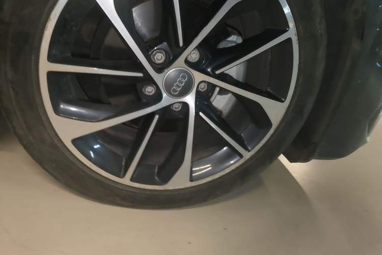 Used Audi A3 2021 A3L Limousine 35 TFSI Progressive Sport Edition Right Front Wheel Hub