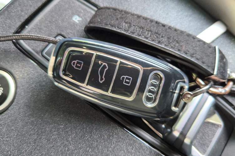 Used Audi A3 2021 Sportback 35 TFSI Advanced Sport Edition Vehicle Key