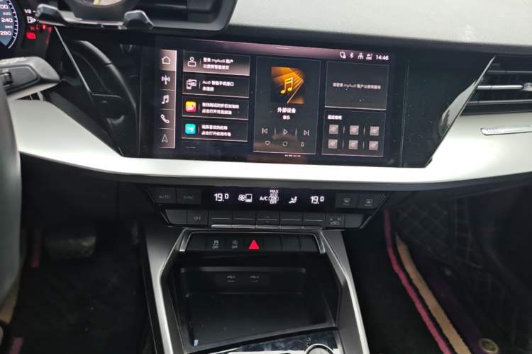 Used Audi A3 2021 Sportback 35 TFSI Advanced Sport Edition Audio And AC Panel