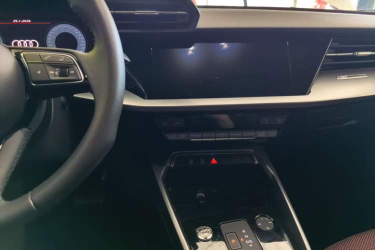 Used Audi A3 2021 A3L Limousine 35 TFSI Progressive Sport Edition Audio And AC Panel