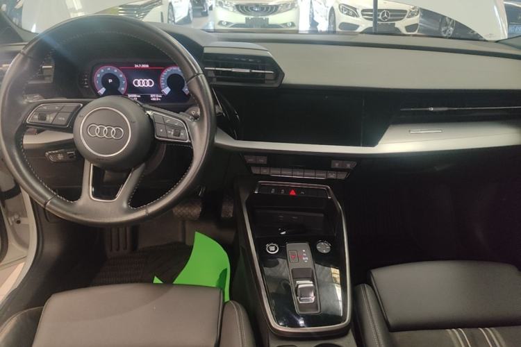 Used Audi A3 2021 Sportback 35 TFSI Fashionable Sports Model Center Console