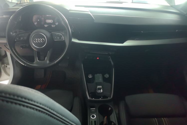 Used Audi A3 2021 Sportback 35 TFSI Fashionable Sports Model Center Console
