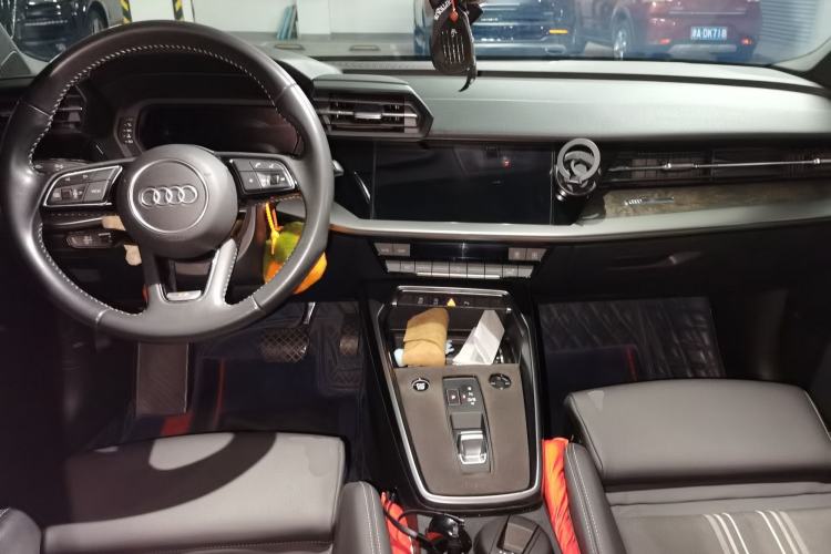 Used Audi A3 2021 Sportback 35 TFSI Fashionable Sports Model Center Console