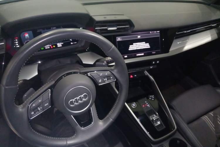 Used Audi A3 2021 Sportback 35 TFSI Fashionable Sports Model Center Console