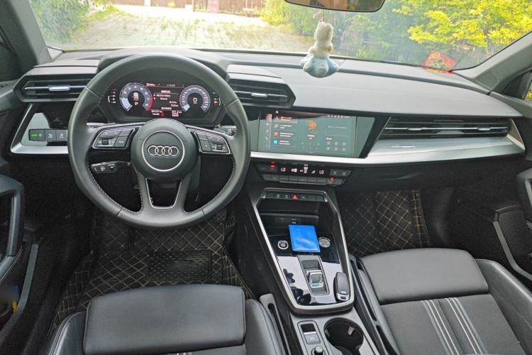 Used Audi A3 2021 Sportback 35 TFSI Advanced Sport Edition Center Console