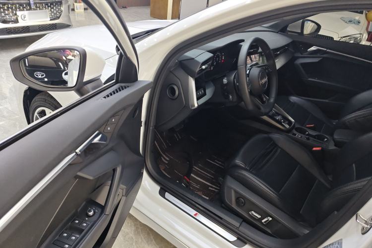 Used Audi A3 2021 Sportback 35 TFSI Advanced Sport Edition Driver Seat