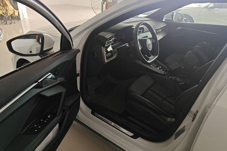 Used Audi A3 2021 Sportback 35 TFSI Advanced Sport Edition Driver Seat
