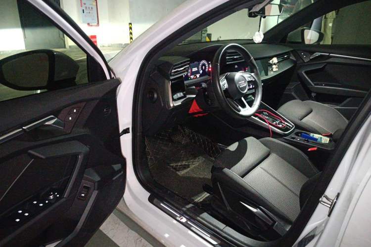 Used Audi A3 2021 Sportback 35 TFSI Advanced Sport Edition Driver Seat