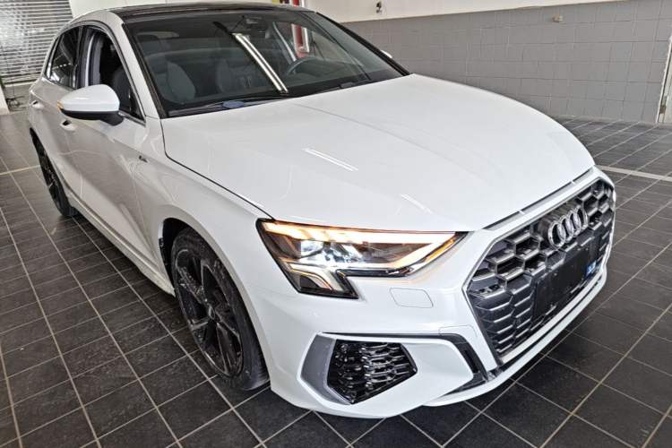 Used Audi A3 2021 Sportback 35 TFSI Fashionable Sports Model Front Right 45 Deg