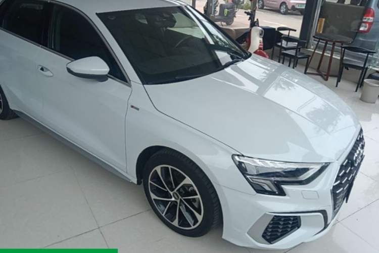Used Audi A3 2021 Sportback 35 TFSI Advanced Sport Edition Front Right 45 Deg