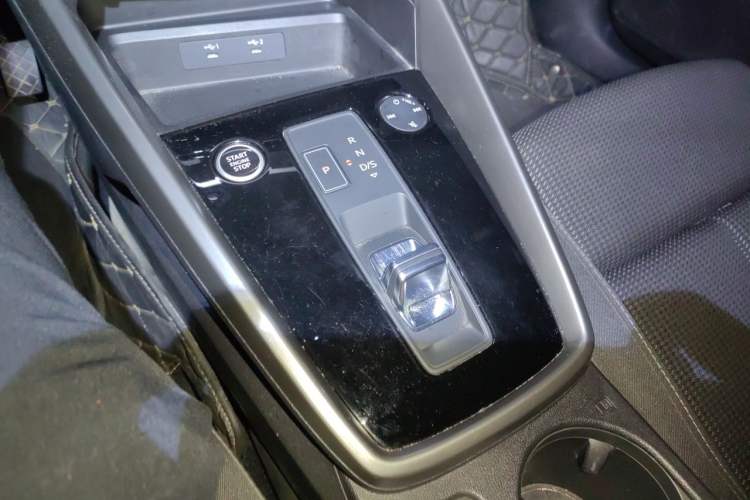 Used Audi A3 2021 Sportback 35 TFSI Advanced Sport Edition Gear Lever