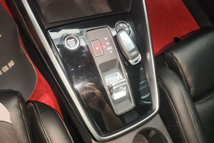 Used Audi A3 2021 Sportback 35 TFSI Advanced Sport Edition Gear Lever