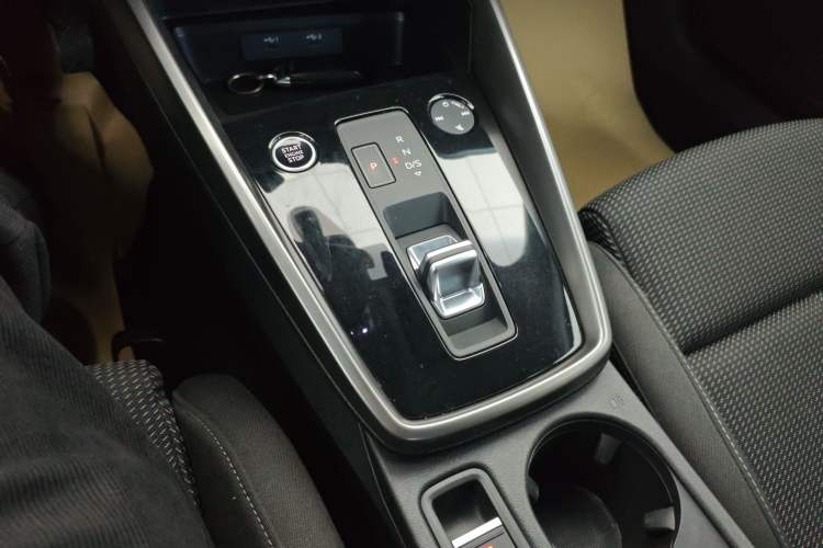 Used Audi A3 2021 Sportback 35 TFSI Advanced Sport Edition Gear Lever