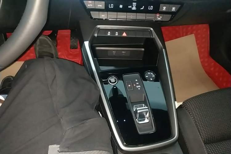 Used Audi A3 2021 A3L Limousine 35 TFSI Progressive Sport Edition Gear Lever