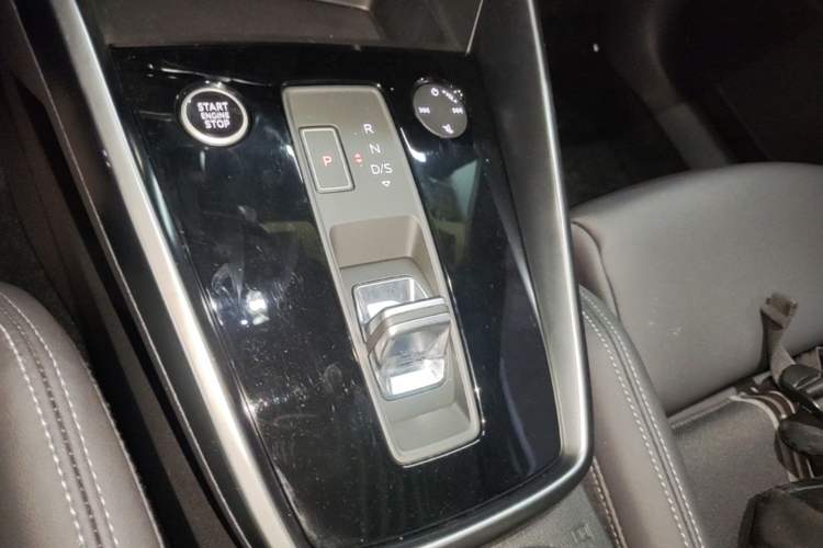 Used Audi A3 2021 Sportback 35 TFSI Fashionable Sports Model Gear Lever