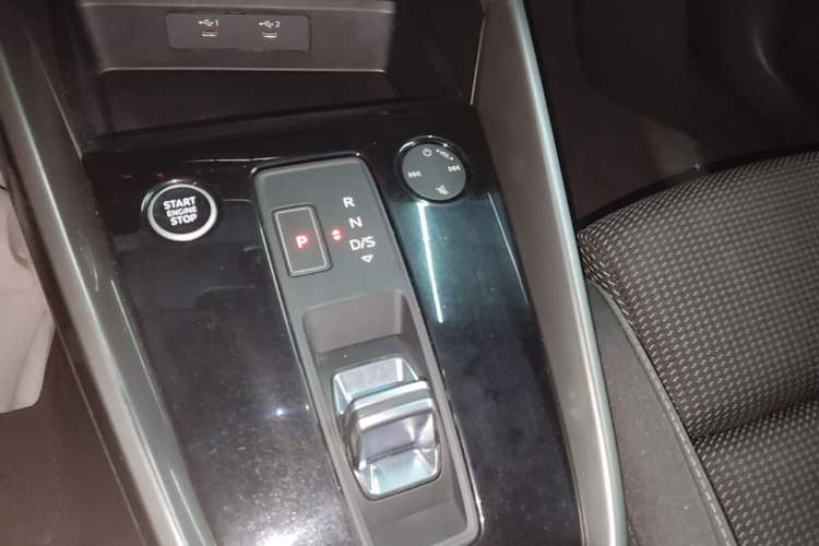 Used Audi A3 2021 A3L Limousine 35 TFSI Progressive Sport Edition Gear Lever