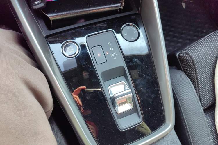 Used Audi A3 2021 Sportback 35 TFSI Advanced Sport Edition Gear Lever