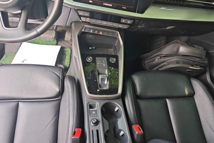 Used Audi A3 2021 Sportback 35 TFSI Advanced Sport Edition Gear Lever