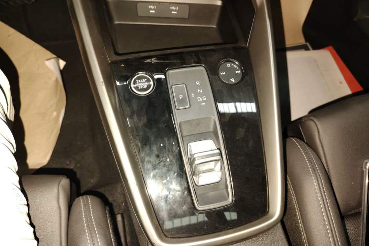 Used Audi A3 2021 A3L Limousine 35 TFSI Fashion Sport Model Gear Lever