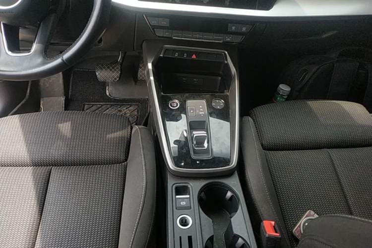 Used Audi A3 2021 A3L Limousine 35 TFSI Progressive Sport Edition Gear Lever
