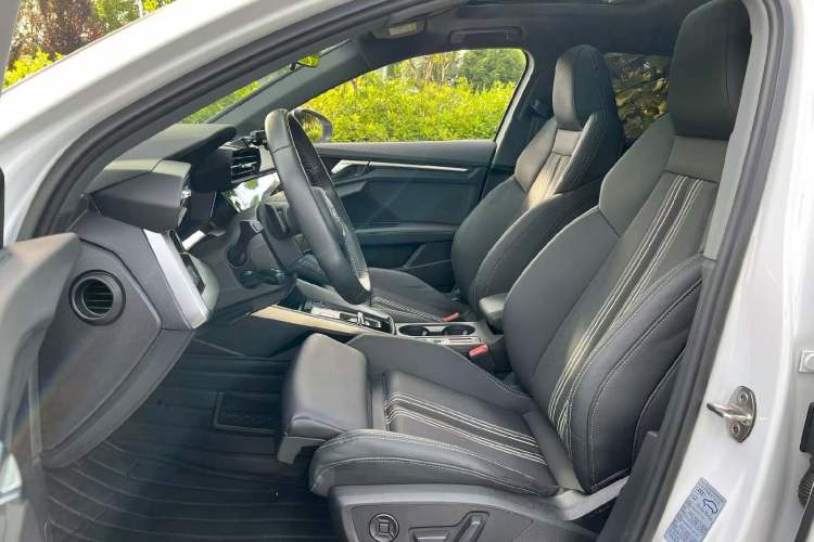 Used Audi A3 2021 Sportback 35 TFSI Fashionable Sports Model Interior 4