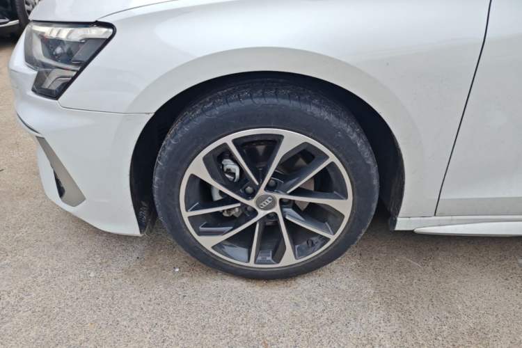 Used Audi A3 2021 Sportback 35 TFSI Advanced Sport Edition Left Front Wheel Hub