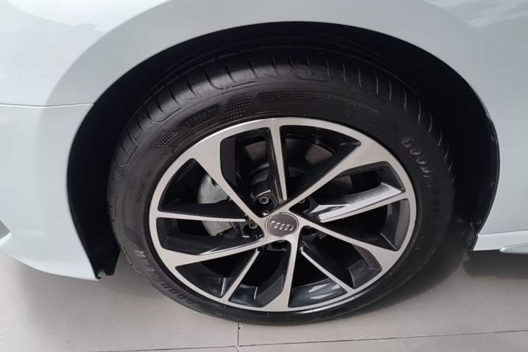 Used Audi A3 2021 A3L Limousine 35 TFSI Progressive Sport Edition Left Front Wheel Hub