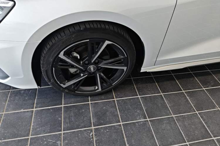 Used Audi A3 2021 Sportback 35 TFSI Fashionable Sports Model Left Front Wheel Hub