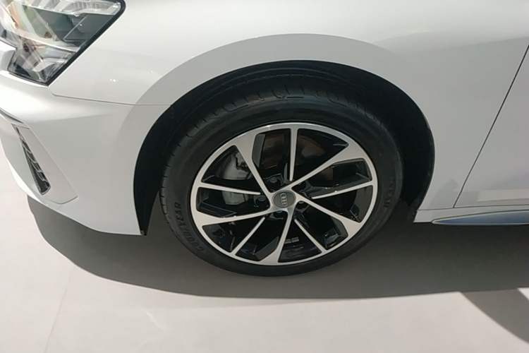 Used Audi A3 2021 A3L Limousine 35 TFSI Progressive Sport Edition Left Front Wheel Hub