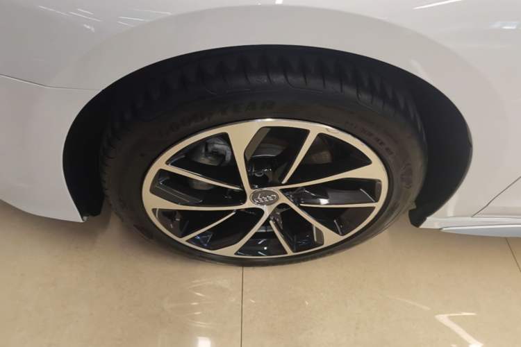 Used Audi A3 2021 A3L Limousine 35 TFSI Progressive Sport Edition Left Front Wheel Hub