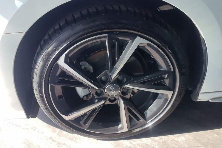 Used Audi A3 2021 Sportback 35 TFSI Fashionable Sports Model Left Front Wheel Hub