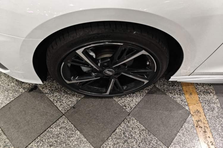 Used Audi A3 2021 Sportback 35 TFSI Fashionable Sports Model Left Front Wheel Hub