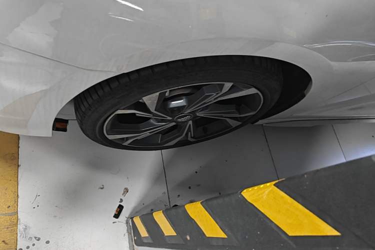 Used Audi A3 2021 A3L Limousine 35 TFSI Luxury Sport Edition Left Front Wheel Hub