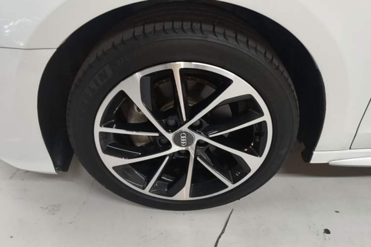 Used Audi A3 2021 A3L Limousine 35 TFSI Progressive Sport Edition Left Front Wheel Hub