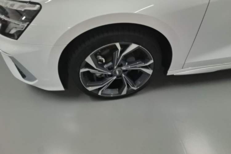 Used Audi A3 2021 A3L Limousine 35 TFSI Luxury Sport Edition Left Front Wheel Hub