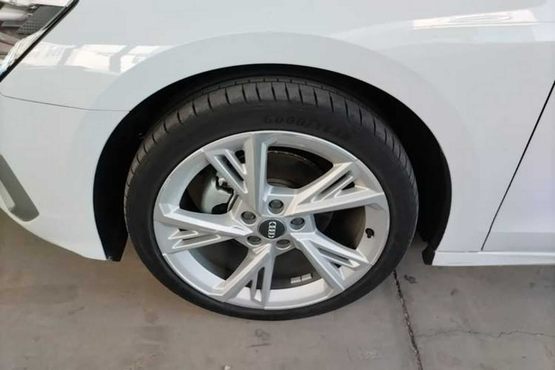 Used Audi A3 2021 A3L Limousine 35 TFSI Fashionable and Elegant Model Left Front Wheel Hub