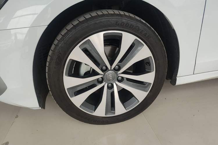 Used Audi A3 2021 A3L Limousine 35 TFSI Ambition Style Edition Left Front Wheel Hub