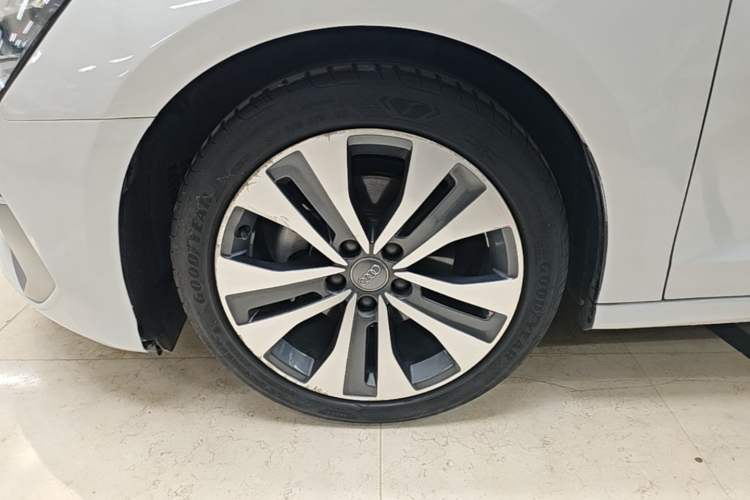 Used Audi A3 2021 Sportback 35 TFSI Ambition Style Edition Left Front Wheel Hub