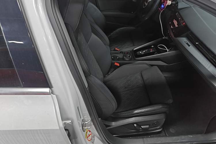 Used Audi A3 2021 A3L Limousine 35 TFSI Luxury Sport Edition Right Front Seat