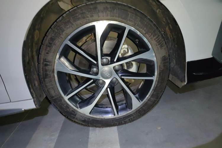 Used Audi A3 2021 Sportback 35 TFSI Advanced Sport Edition Right Front Wheel Hub
