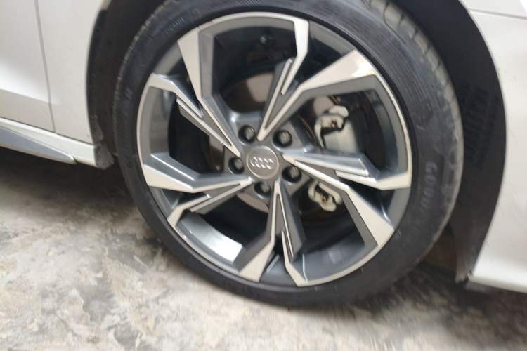 Used Audi A3 2021 A3L Limousine 35 TFSI Enjoy Life Edition Right Front Wheel Hub