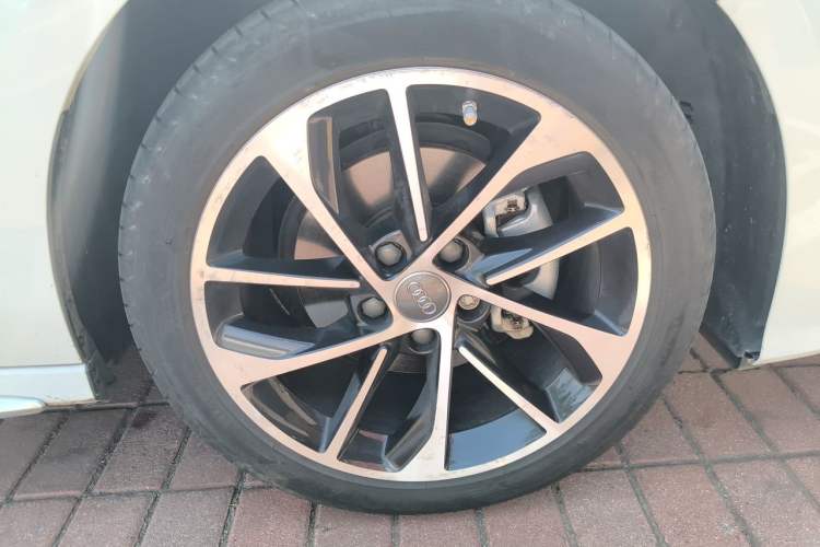 Used Audi A3 2021 A3L Limousine 35 TFSI Progressive Sport Edition Right Front Wheel Hub