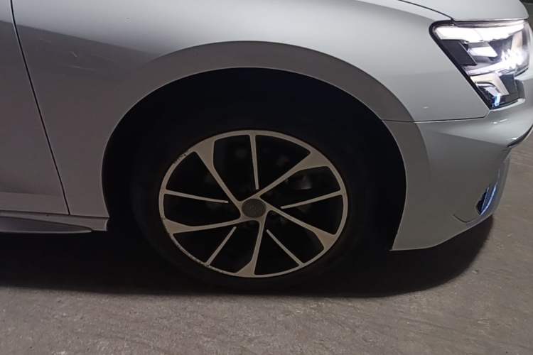 Used Audi A3 2021 Sportback 35 TFSI Advanced Sport Edition Right Front Wheel Hub