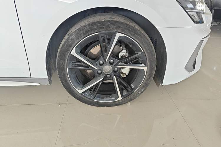 Used Audi A3 2021 Sportback 35 TFSI Advanced Sport Edition Right Front Wheel Hub